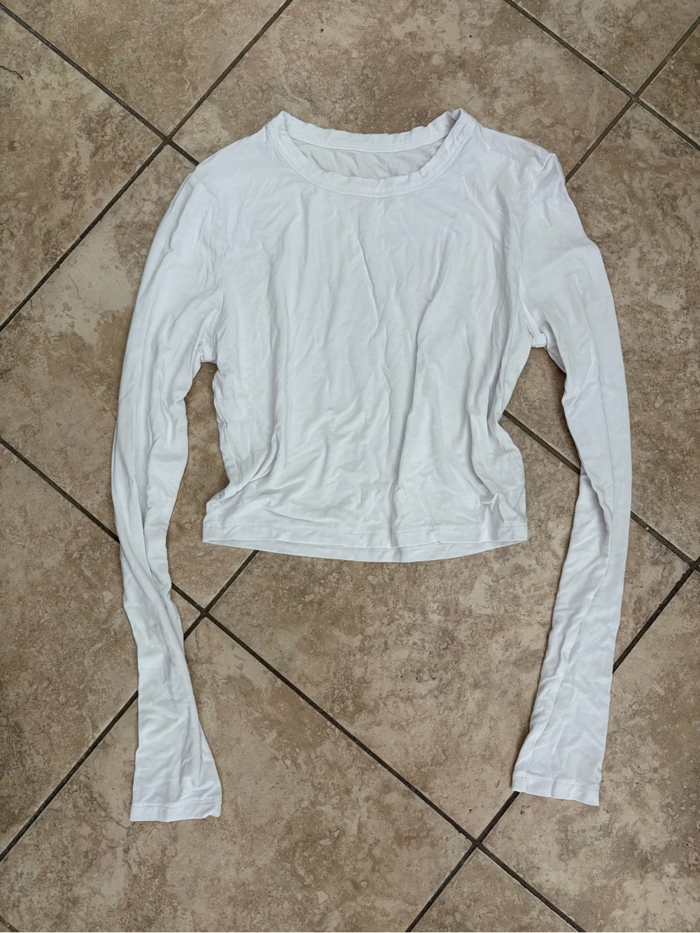 Classic Cropped White Long-Sleeve Women’s Top